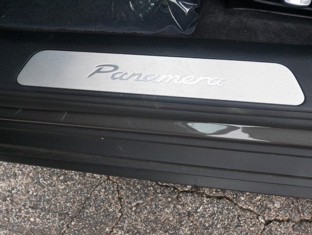 2018 Porsche Panamera 4dr